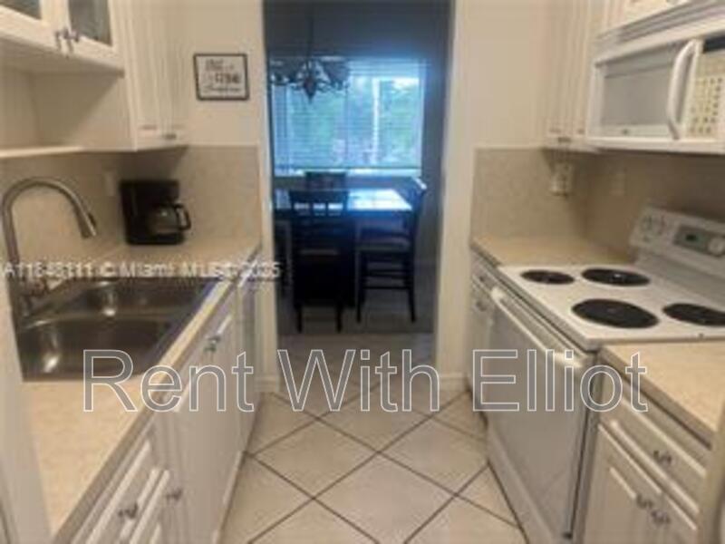 Foto principal - 7085 Nova Dr