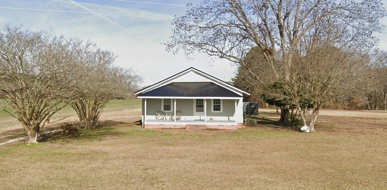 Foto principal - Renovated property in Dunn-COMING SOON!