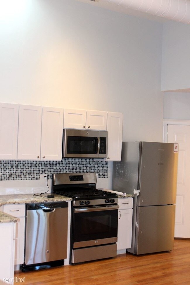 Building Photo - 20 Moraine St