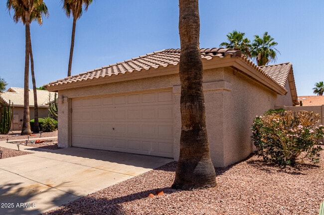 Building Photo - 9637 E Sundune Dr