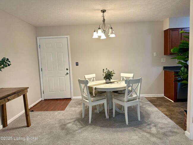 Foto del edificio - 219 Middletown Square