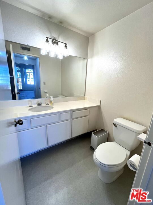 Building Photo - 2567 Plaza del Amo