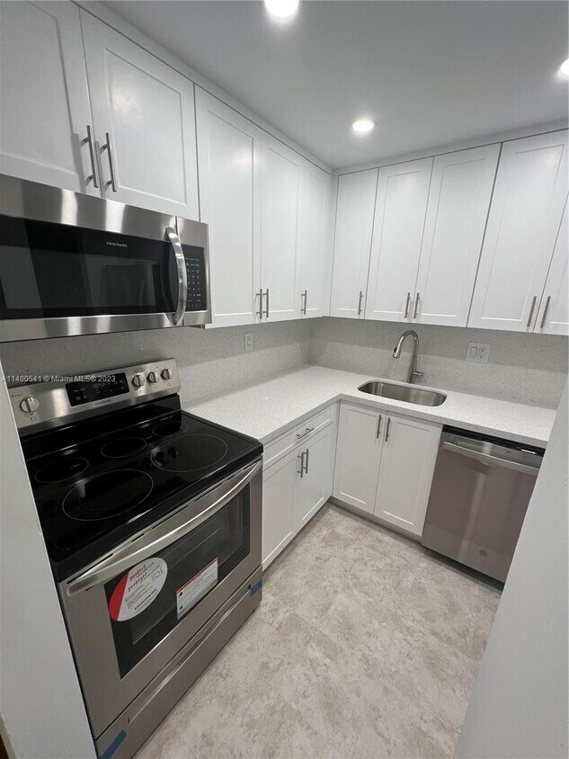 Primary Photo - 10415 N Kendall Dr
