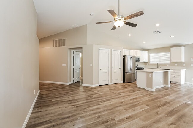 Foto del edificio - 6512 North Point Break St