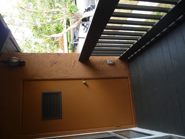 Foto del edificio - End/Corner Condo in Waterbridge