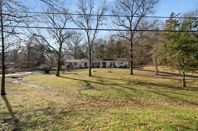 Photo - 4BR/3BA Forest Hills Luxury Rental House