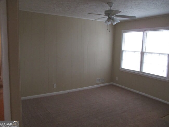 Building Photo - 8247 Spillers Dr SW