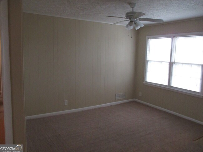 Foto del edificio - 8247 Spillers Dr SW