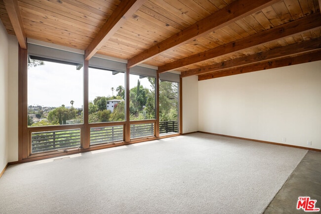 Building Photo - 2020 Mayview Dr