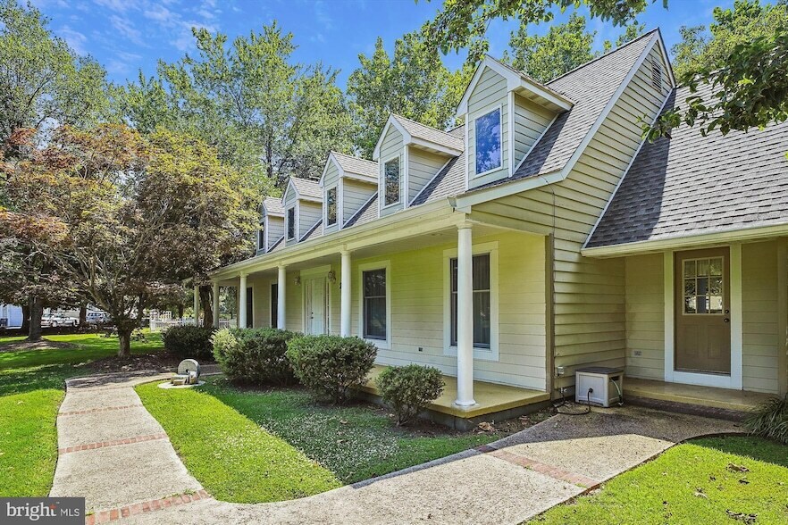 2906 Cox Neck Rd E, Chester, MD 21619 House Rental in Chester, MD