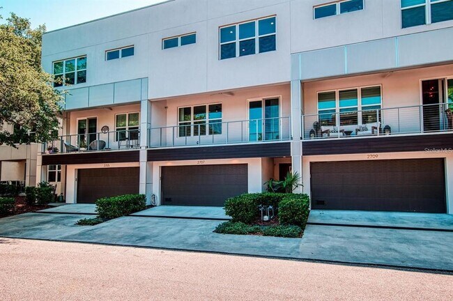 Building Photo - 2707 W Marlin Ave