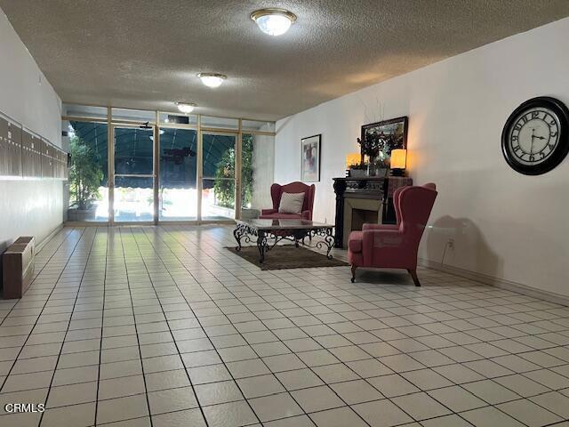 Foto del edificio - 1015 N Michillinda Ave