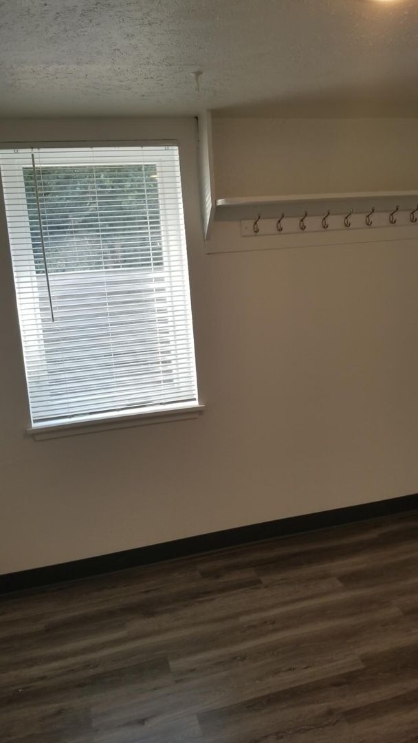 Building Photo - 3 Bed Duplex for Rent in a Peaceful Neighborhood south of Baseline