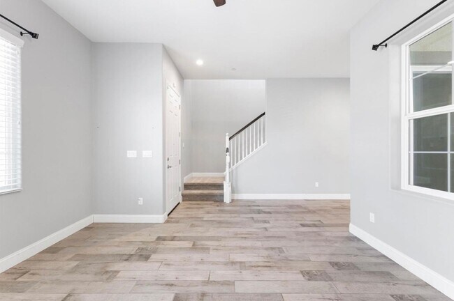 Building Photo - North Natomas 3 Bedroom with Loft attached...