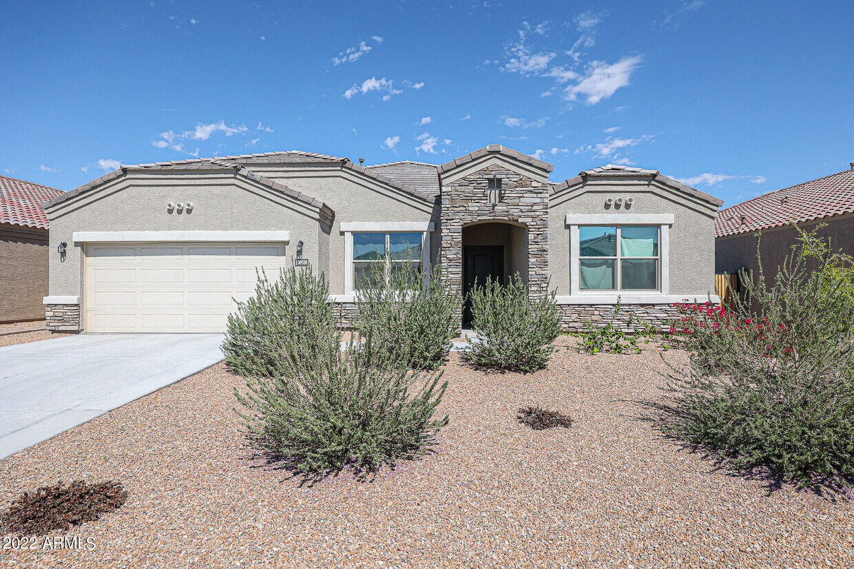 Foto principal - 30038 W Rockmount Ave