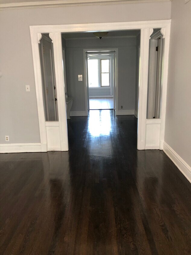 Foto principal - 544 E Oakwood Blvd
