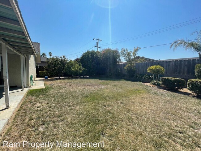 Building Photo - 3 br, 2 bath House - 1301 Gloria Dr