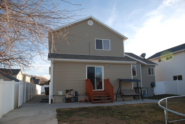 Photo - 350 Bricker Dr (Draper, UT) House