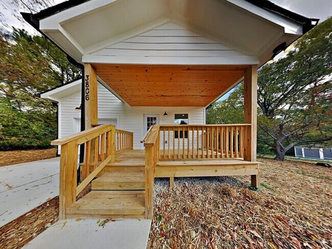 Building Photo - 3806 Chambers Dr