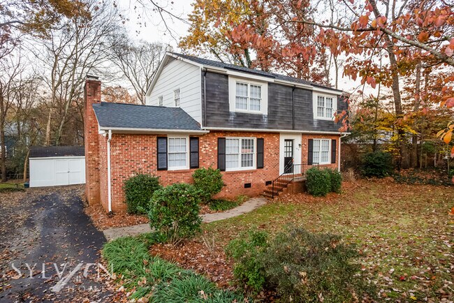 Building Photo - Enjoy living the good life in this 4 bedro...