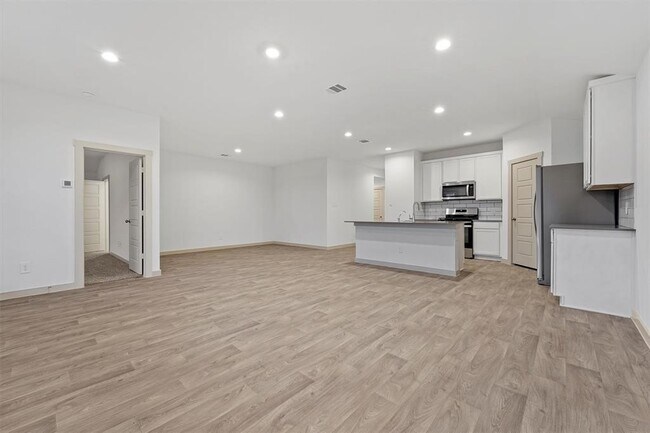 Foto del edificio - 7714 Murciana Dr