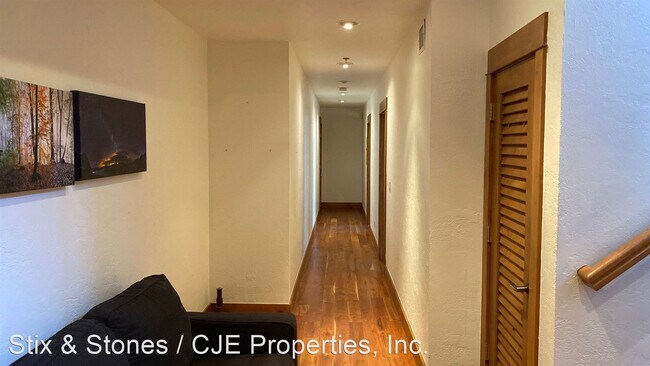 Building Photo - 3 br, 2.5 bath House - 1465 S. Pearl St #6
