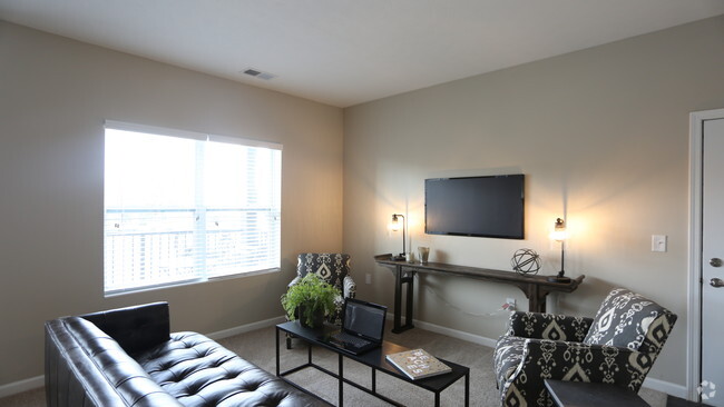 Living Room - 2BR, 2BA - 1,010 SF - The Antrim - Liberty House