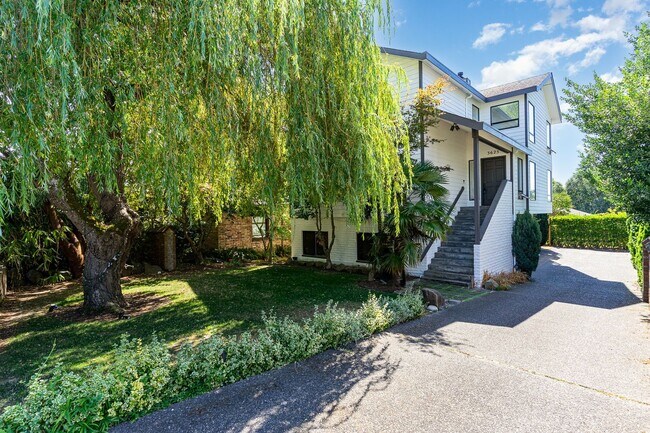 Foto del edificio - 4bd/3ba Seattle Home