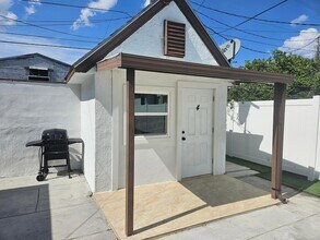 Building Photo - 425 Ardmore Rd