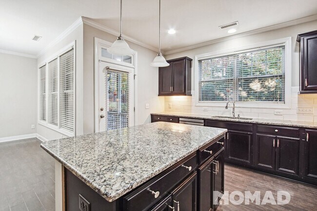 Foto del edificio - 355 Roberts Ridge Dr