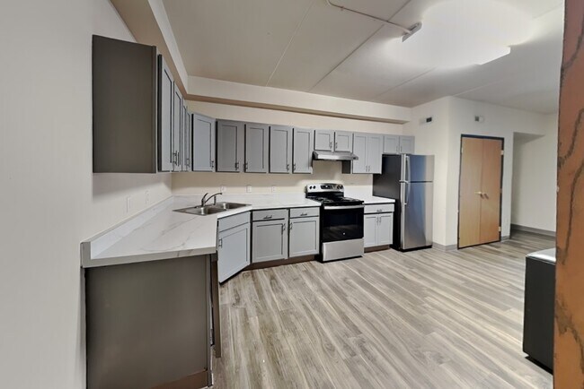 Building Photo - 215 Stanton Ave