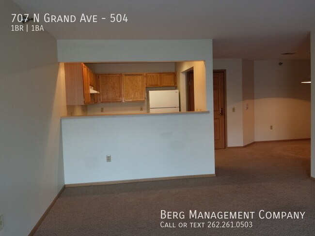 Building Photo - 707 N Grand Ave