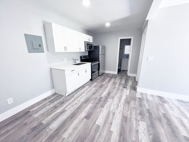 Foto del edificio - 1390 Riverland Rd