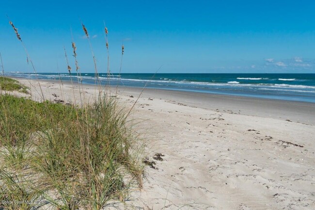 Beautiful beach - 1525 S Atlantic Ave