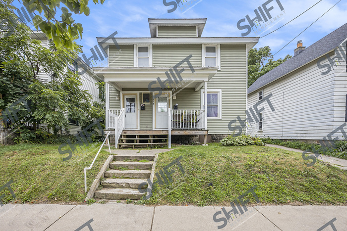 Foto principal - 218 Page St NE