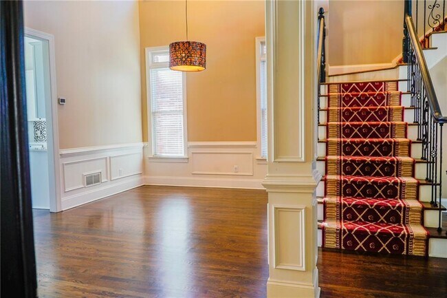 Foto del edificio - 1127 Ashton Bluff Dr NE