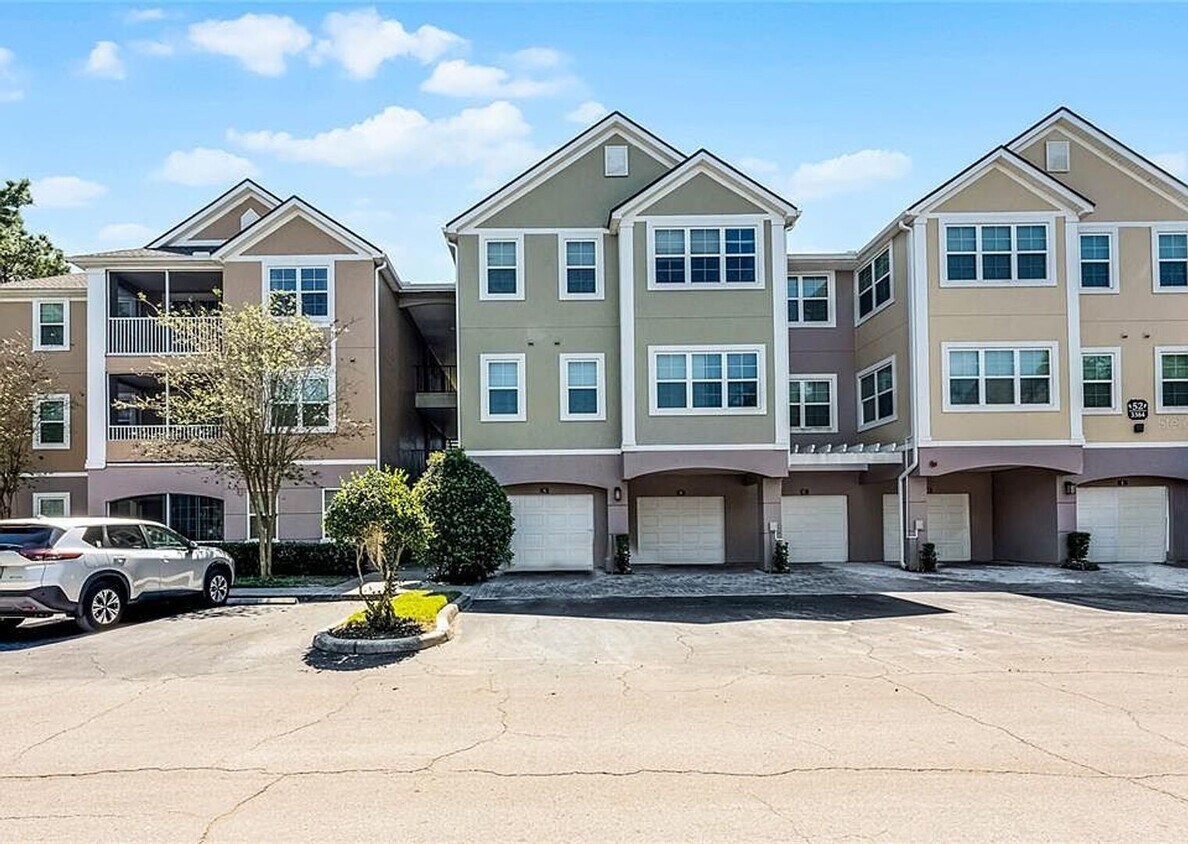Foto principal - $1975 | 3-Bedroom 2-Bath Condo | Fully Ren...