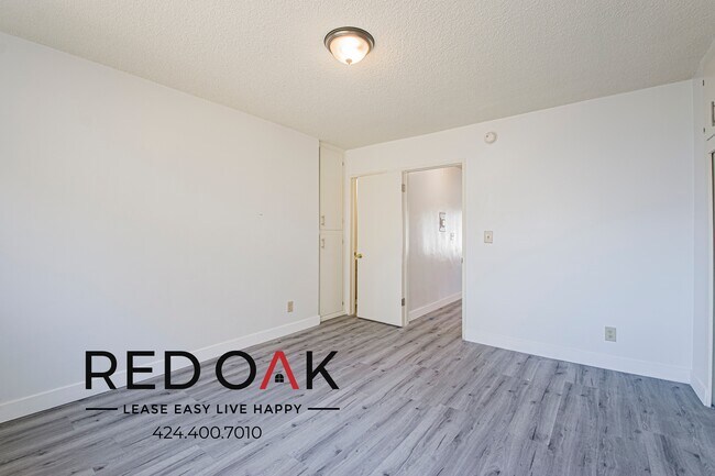 Foto del edificio - 4956 Romaine St