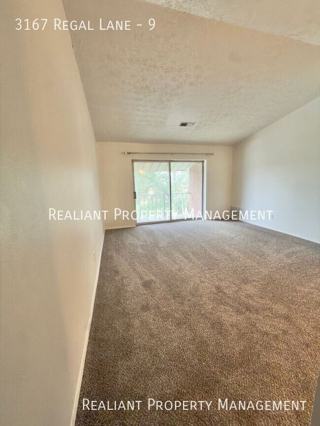Foto del edificio - 3167 Regal Ln