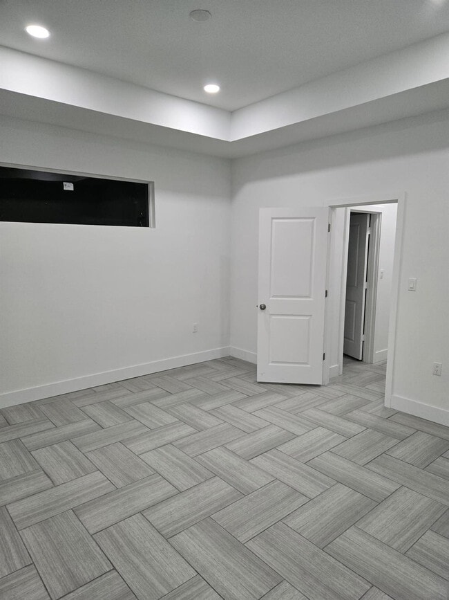 Building Photo - 239 Ave Del Centro