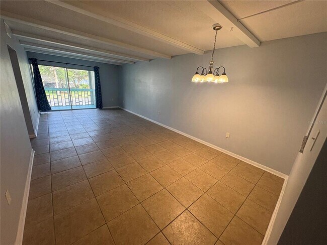 Foto del edificio - 623 N Bay St