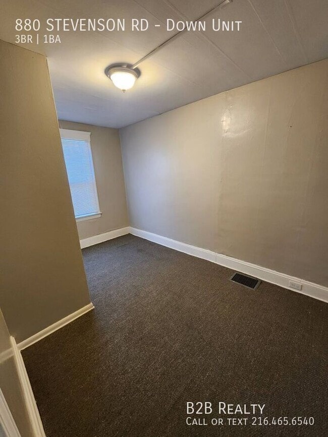 Foto del edificio - 880 Stevenson Rd