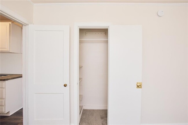 Foto del edificio - 1347 Briarwood Dr NE