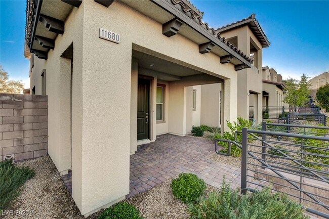 Foto del edificio - 11680 Hamilton Lk Ave