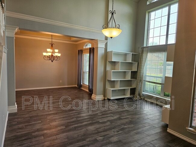 Building Photo - 5107 High Bank Dr