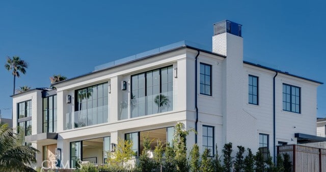 Building Photo - 2820 Bayview Dr