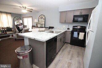 Building Photo - 214 Spring House Ln