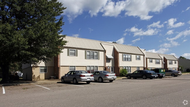 Building Photo - Cedarwood Manor (Fairlawn)