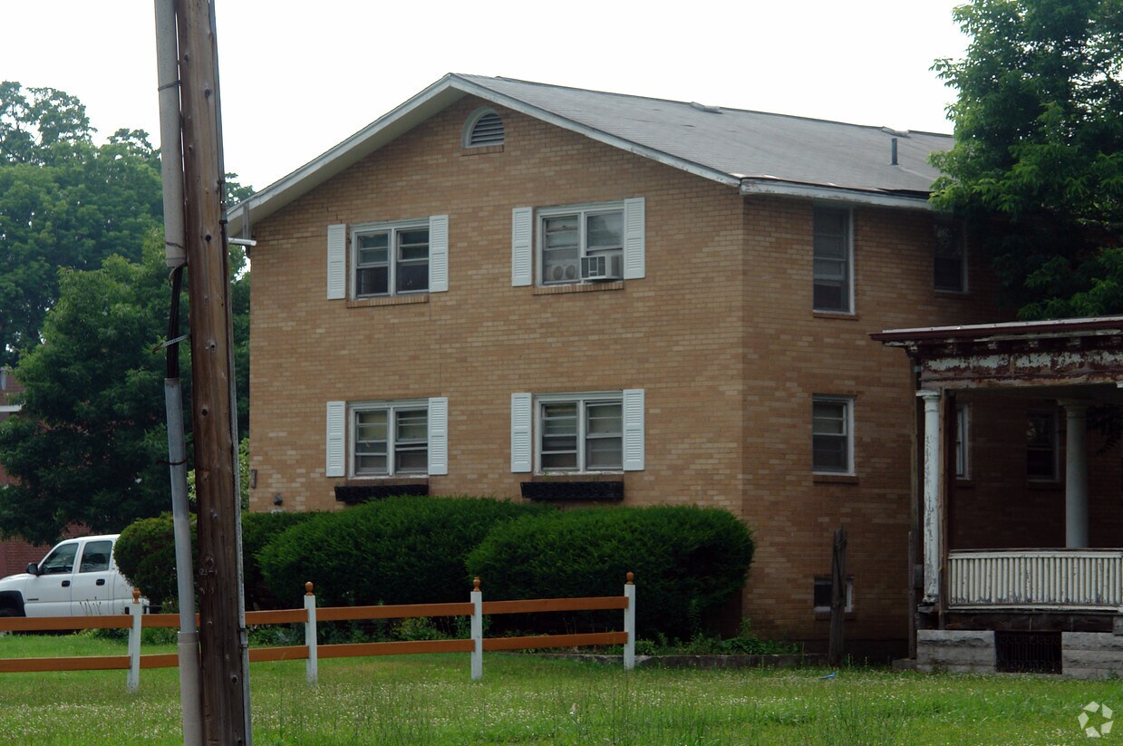 Building Photo - 686 W Onondaga St