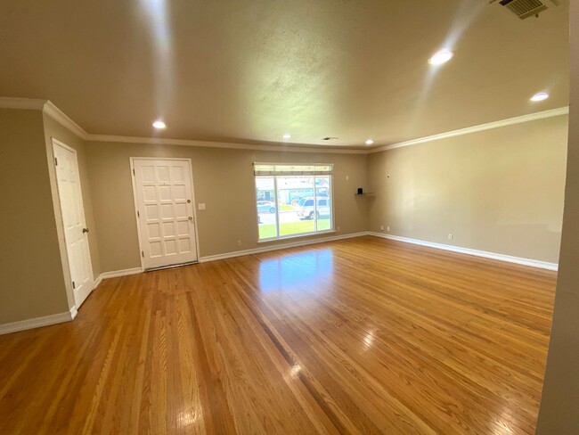 Building Photo - Dublin 3 bd/2 ba., 2 year lease, pool, Gre...